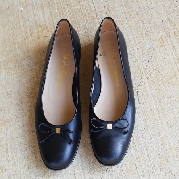 Size 9N Salvatore Ferragamo Black Loafers - Picture 2 of 8